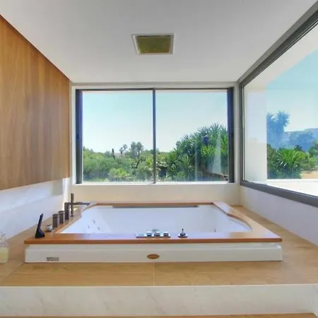 Modern In Prime Location Puerto Banus
