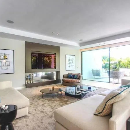 Modern In Prime Location Puerto Banus *